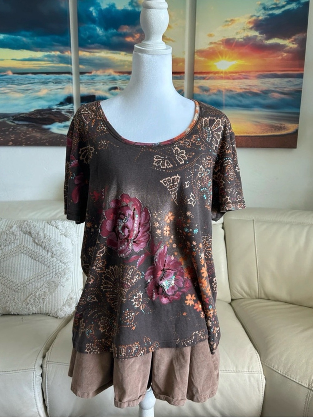 Gloria Vanderbilt Brown Tee with Burgundy Floral Appliqué - Picture 2 of 5